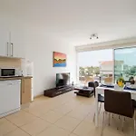 Coralli Stylish 1 Bedroom Appartement *