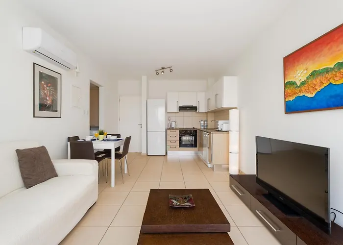 Coralli Stylish 1 Bedroom Appartement Protaras